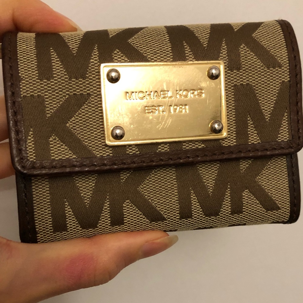 Michael kors wallet